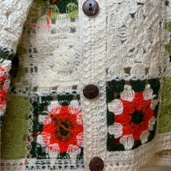 Country Style Vests Sleeveless Floral Crochet Patchwork in Green and Cream Small - Picture 4 of 10